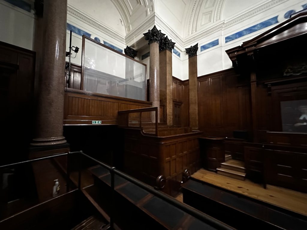 Photo Courtroom scene